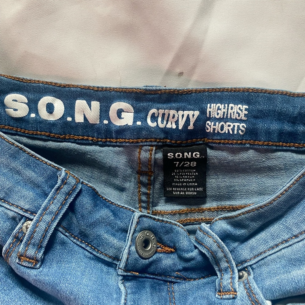 S.O.N.G Curvy High Rise Shorts size 7/28